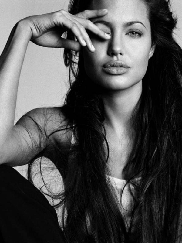 angelina-jolie-black-and-white-fashion-glamour-hair-photography-Favim com-77109