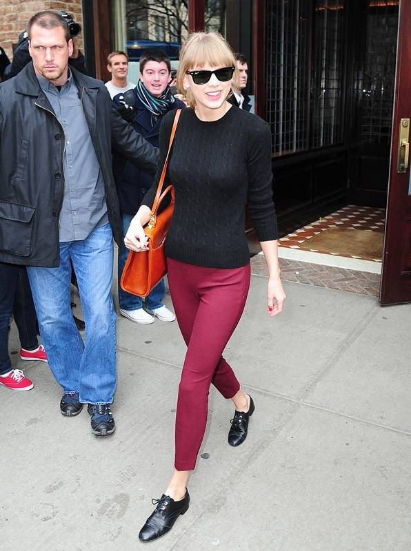 NEW YORK  NY - MARCH 27  Taylor Swift sighting on March 27  2013 in New York City   Photo by Alo Ceballos FilmMagic 