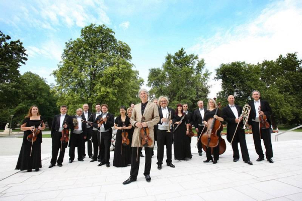 JOHANN STRAUSS ENSEMBLE photo