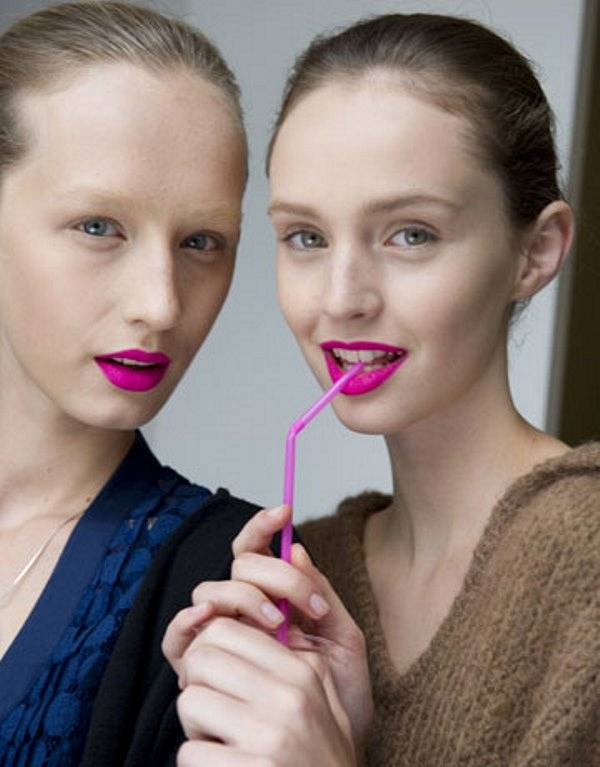 Muster-the-courage-to-wear-bold-pink-lipstick -A-long-wearing-version-stands-up-to-the-occasional-straw -Jil-Sander-Spring-2011-How-to-Get-Chic-for-Spring-Harpers-BAZAAR-
