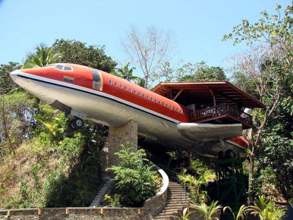  17 Plane Hotel  Costa Rica