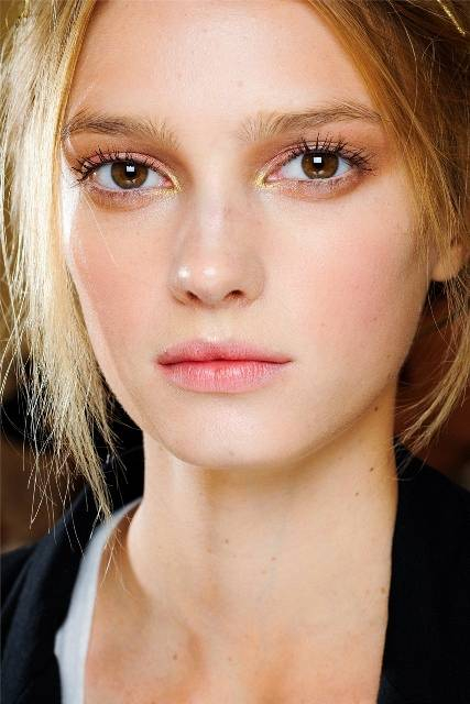 1Sigrid Agren Backstage at Valentino Haute Couture FW 1112