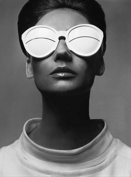 132 125-Simone  sunglasses by Courr  ges  Paris  February 1965 cc1
