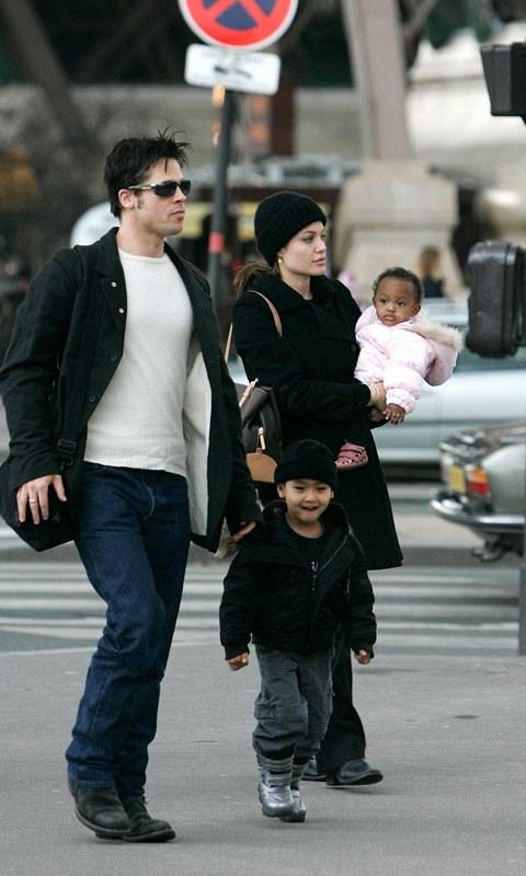 Brad Pitt and Angelina Jolie play with Maddox and Zahara in Paris