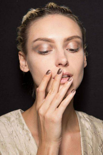 54bc30ee62a61 - rends-ss2015-runway-nails-giorgio-armani-bks-z-rs15-4281-lg