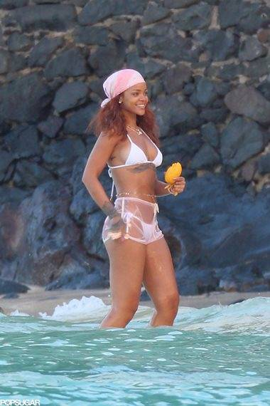 Rihanna-Bikini-Vacation-Hawaii-Pictures