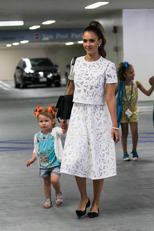 Jessica Alba takes her kids to the Hammer Museum in Los Angeles  r P  rPictured  Jessica Alba and Haven Warren r P  B Ref  SPL760919  180514    B  BR    rPicture by  Splash News BR    r  P  P  r B Splash News and Pictures  B  BR    rLos Angeles  310-821-2