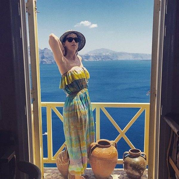 Katy-Perry-Greece-Vacation-Pictures-June-2015