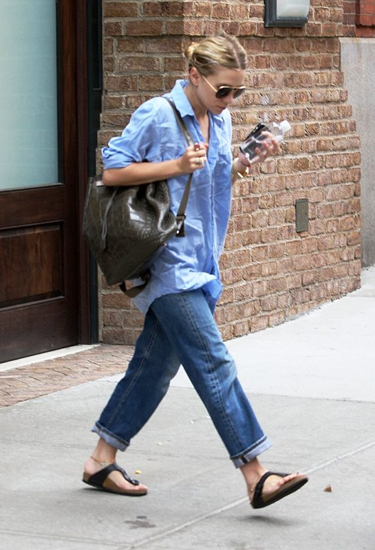 Ashley-Olsen-Pictures-Wearing-Row-Backpack