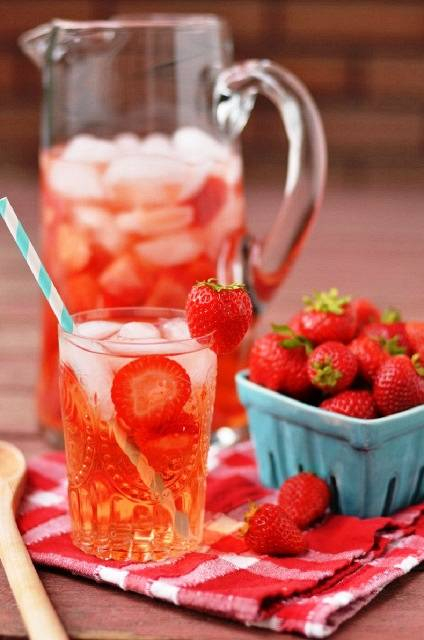 top-10-homemade-detox-water-for-your-morning-routine_04.jpg