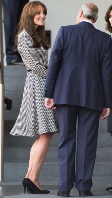Kate-Middleton-Children-Center-London-September-2015 10 