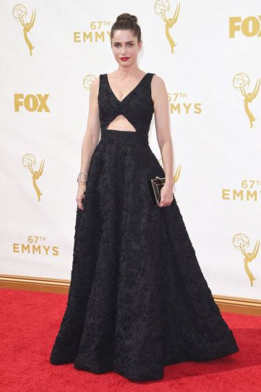 hbz-emmys-amanda-peet