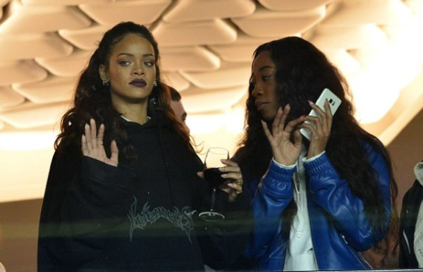 2 RIHANNA RIEND