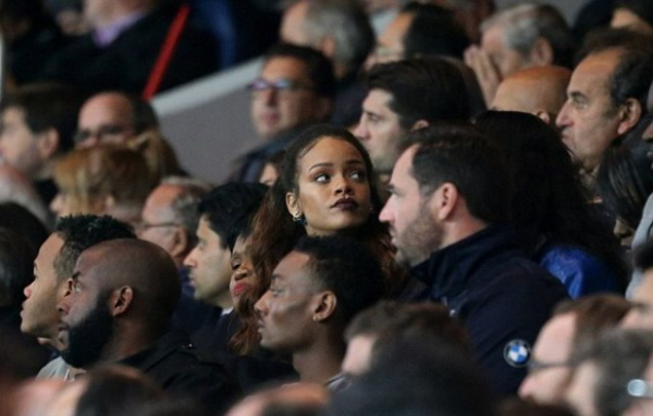 2D17B8 RIHANNA