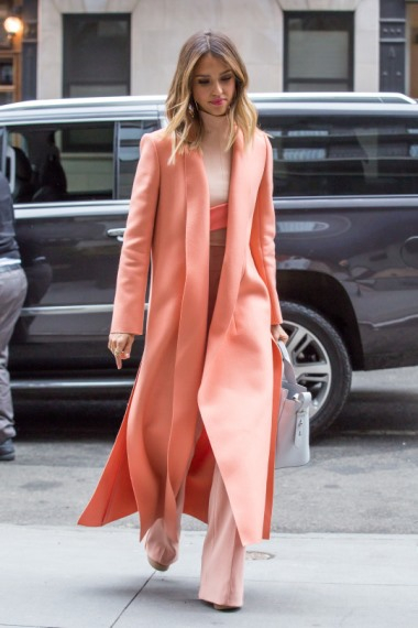 Jessica-Albas-New-York-Narciso-Rodriguez-Fall-2015-Rose-Peach-