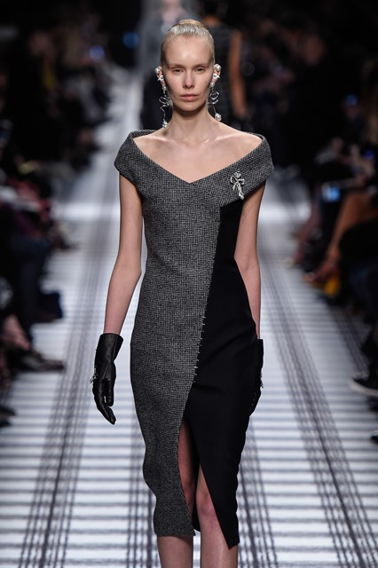 Pixelformula BalenciagaWomenswear Winter 2015 - 2016Ready To Wear Paris
