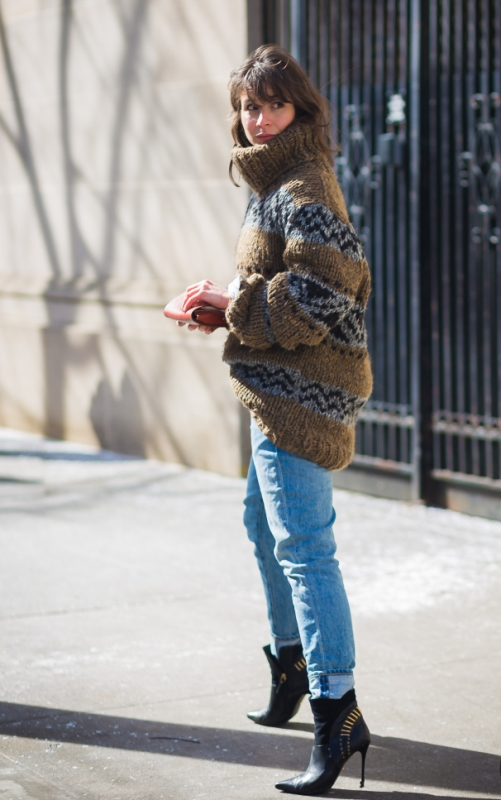 Irina-Lakicevic-A-portable-package-by-STYLEDUMONDE-Street-Style-Fashion-Photography MG 7529-2-700x1050