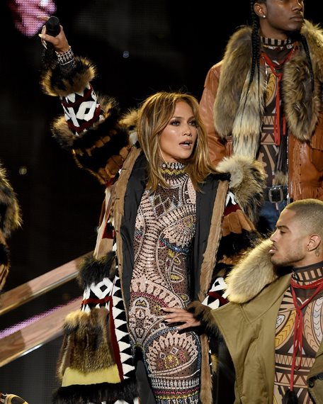 Jennifer-Lopez-2015-American-Music-Awards-Pictures  1 