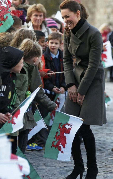 Kate-Middleton-Prince-William-Visit-North-Wales-2015 2 