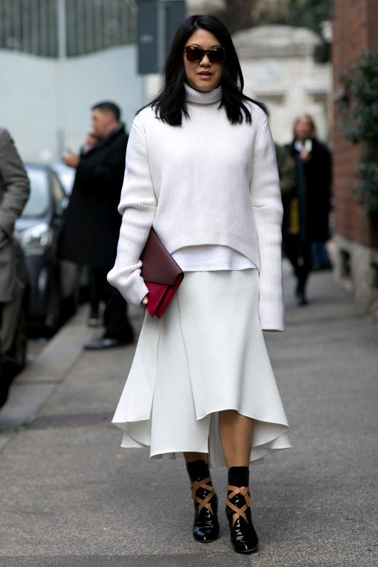 Keep-your-look-understated-going-all-white-ensemble