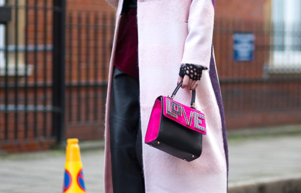 hbz-street-style-trends-fun-bags-05
