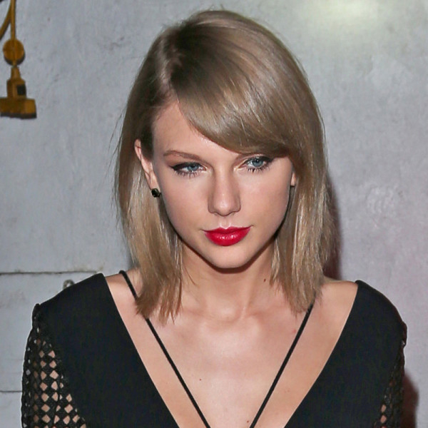 Taylor-Swift-red-lipstick-updated-600x600