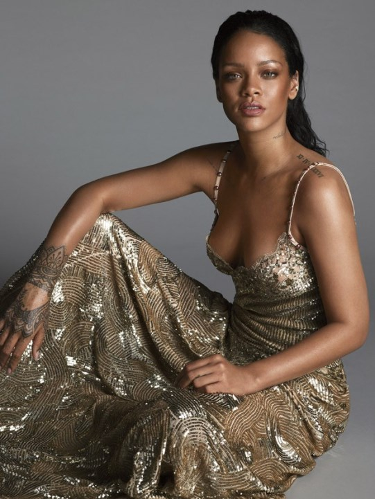 Rihanna-Vogue-US-Mert-Marcus-03-620x827