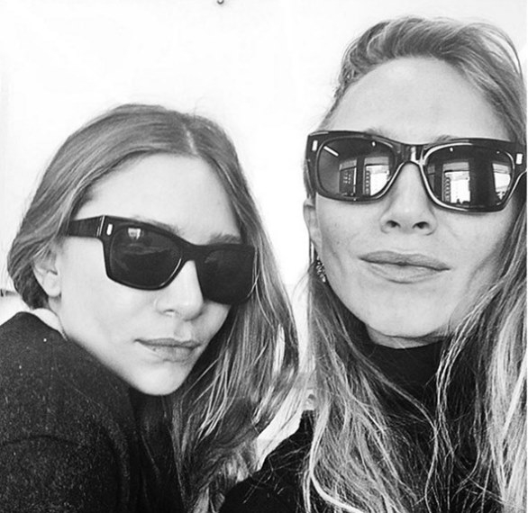 Olsen-selfie-