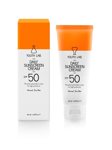 Daily-Sunscreen-Cream-Spf-50-Pa-Normal- Dry-Skin-enlarge