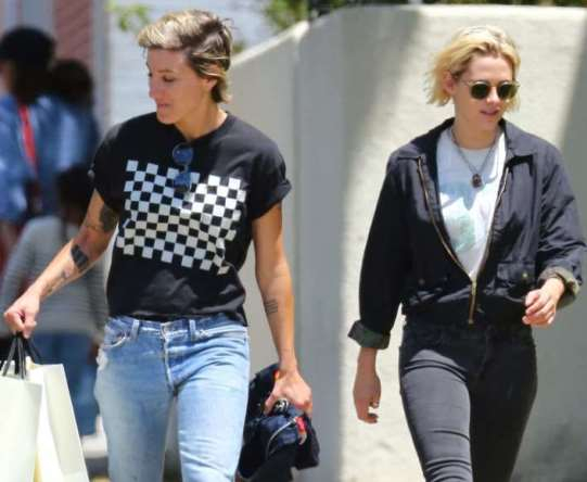 Kristen-Stewart-and-Alicia-Cargile-Out-in-Los-Angeles-- 570