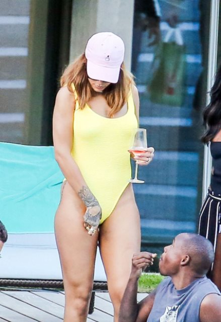 Rihanna Yellow-3