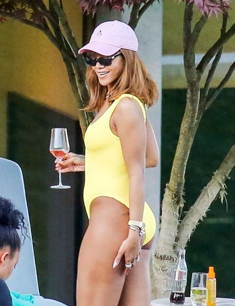 Rihanna Yellow-4