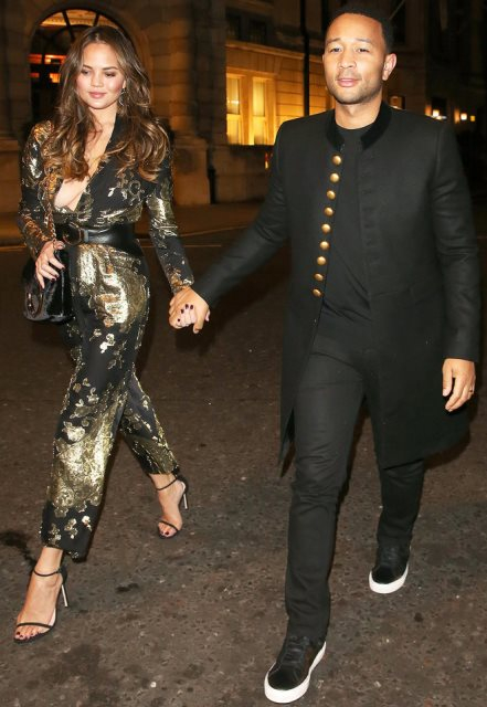 chrissy-teigen