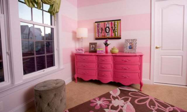 add-texture-with-an-area-rug-e