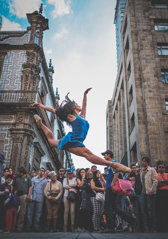 urban-ballet-dancers-mexico-city-omar-robles-26-5832b8b178fa4-700.jpg