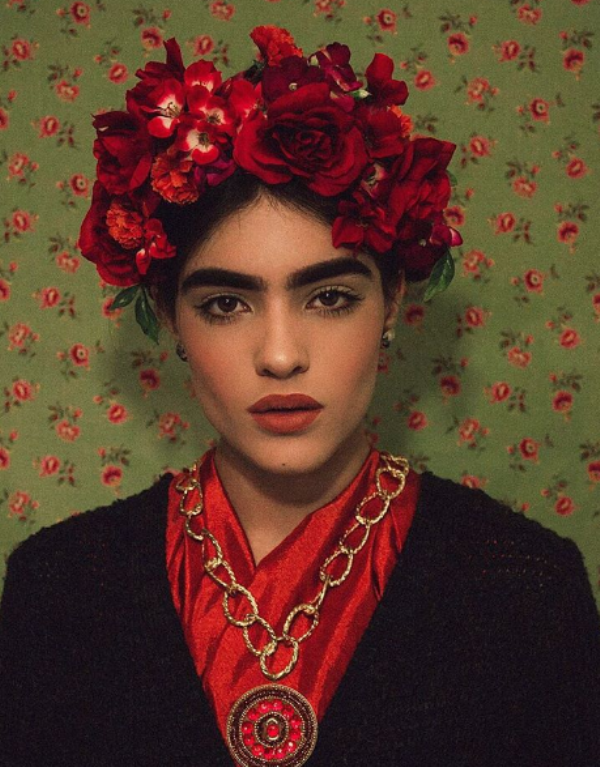 Σε ρόλο Frida Kahlo.