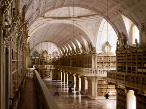 Mafra Palais National library, Portugal, χτίστηκε το 1717.