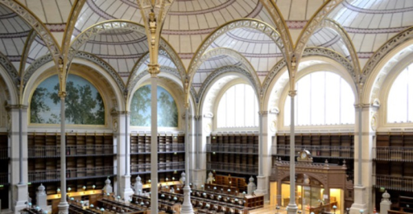 The Richelieu library, Paris, άνοιξε κατά τον 18ο αιώνα.