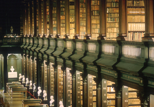 Trinity College Dublin library, Ireland, χτίστηκε το 1592.