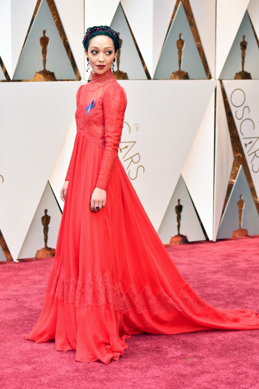 Ruth Negga με custom made Valentino