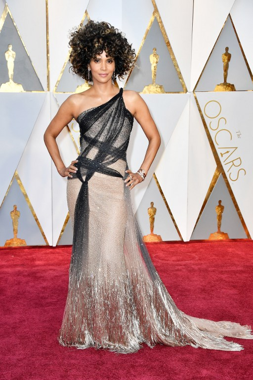 Halle Berry με Versace