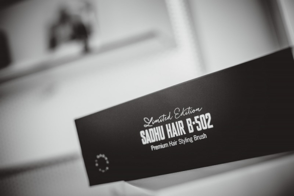 Η Sadhu Hair Brush B-502 είναι η βούρτσα που πρέπει κάθε γυναίκα να χρησιμοποιεί στην καθημερινότητά της.