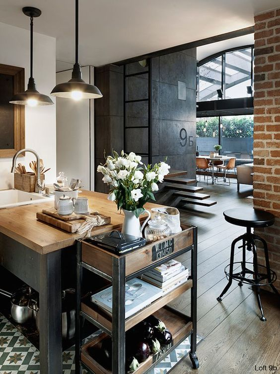 Διακοσμήστε το με όμορφα items, όπως ένα βάζο λουλούδια, για να δώσετε μια ωραία νότα στην κουζίνα. 