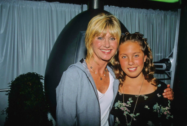 Το 1998 σε συναυλία μαζί με τη μητέρα της