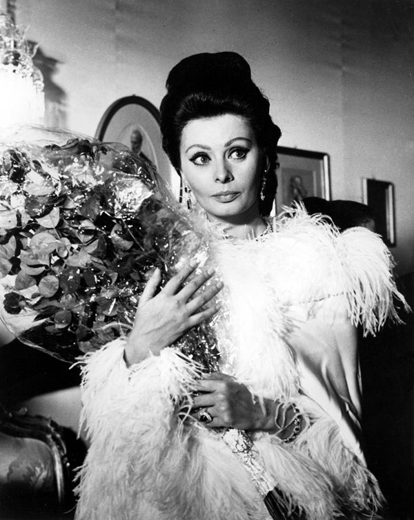 Sophia Loren: Ήταν λάτρης της μεσογειακής διατροφής και αγαπούσε ιδιαίτερα το ελαιόλαδο. Γι αυτό το λόγο έκανε ακόμα και μπάνιο με αυτό, καθώς έκανε απαλή την επιδερμίδα της.