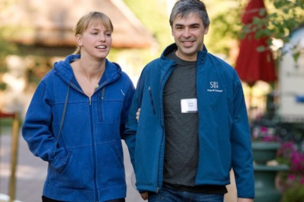 Ένας από τους ιδρυτές της Google, o Larry Page με τη γυναίκα του Lucinda Southworth, αποφεύγουν ταφώτα της δημοσιότητας. Φήμες λένε ότι παντρεύτηκαν μόλις μερικούς μήνες, μετά τη γνωριμία τους.