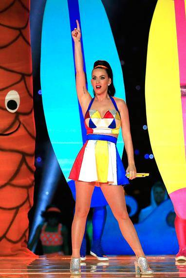 Οι εκκεντρικές εμφανίσεις της Katy Perry με Moschino