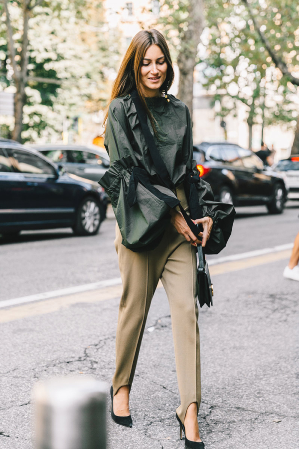 Μια ωραία νότα για το office look σας.