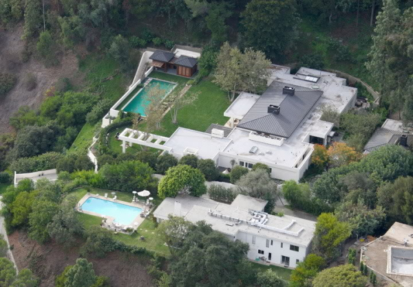 Το σπίτι του  Ryan Seacrest πουλήθηκε μόλις 40 εκατομμύρια δολάρια. Δεν το προλάβαμε, η τυχερή που το αγόρασε ήταν η Ellen De Generous.