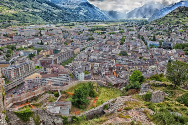 Σιόν: Πόλη της Ελβετίας και ένα από τα πιο σημαντικά προϊστορικά μέρη στην Ευρώπη